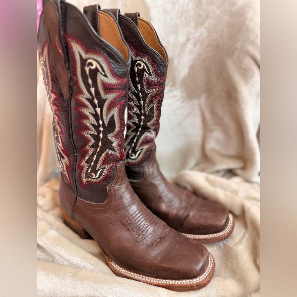 Brown Leather Cowboy Boots with Embroidered Design